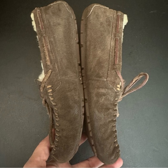 UGG Women's Dakota Brown Suede Cozy Slippers Sherpa Lined Slip On Size 7 - Picture 6 of 9